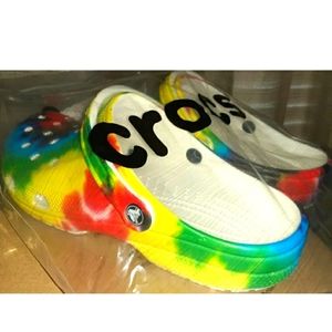 Mens Size 11US crocs Tie Dye Slip-on Shoes.  Roomy Fit.  Light Weight Footwear